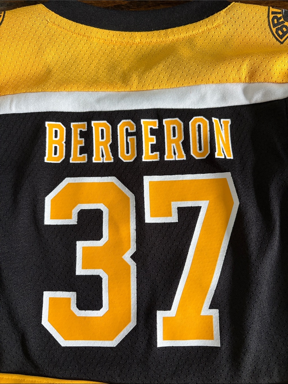 NHL Boston Bruins Kids Black & Yellow Hockey Jersey - Picture 6 of 6